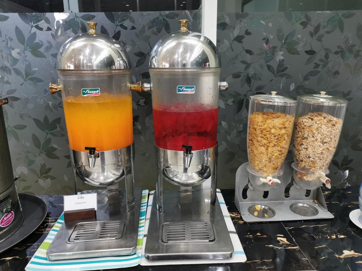 Morakot Twin Chumphon Hotell Exteriör bild