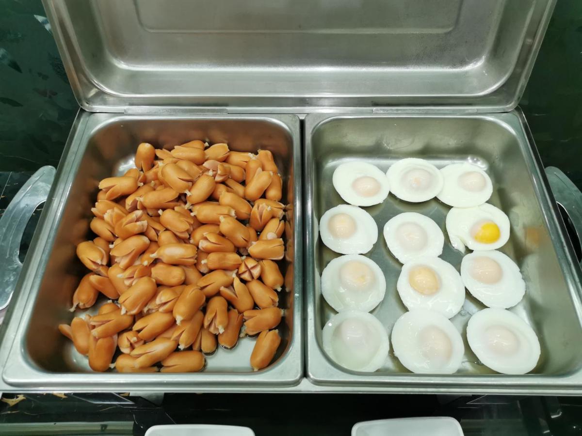 Morakot Twin Chumphon Hotell Exteriör bild
