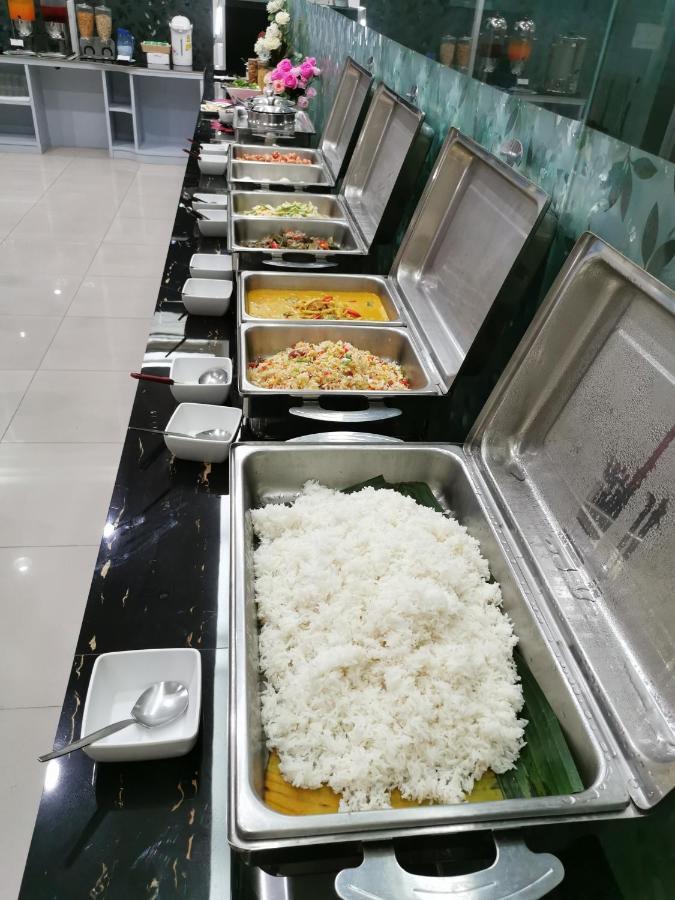 Morakot Twin Chumphon Hotell Exteriör bild