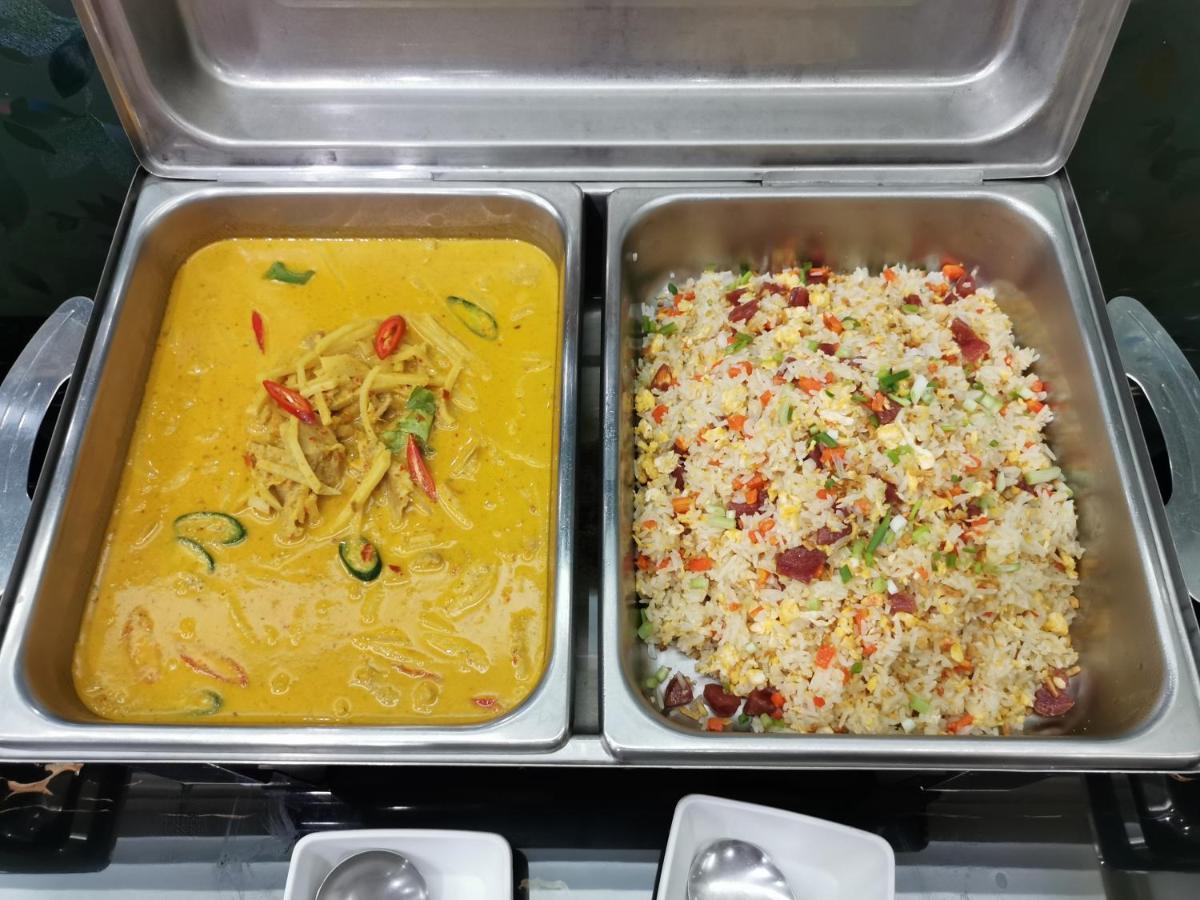 Morakot Twin Chumphon Hotell Exteriör bild