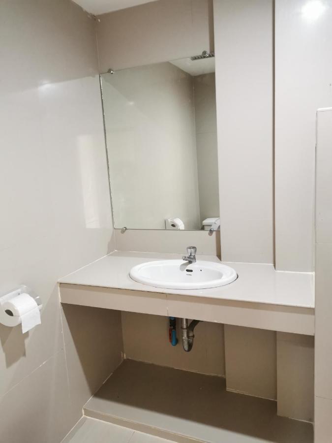 Morakot Twin Chumphon Hotell Exteriör bild