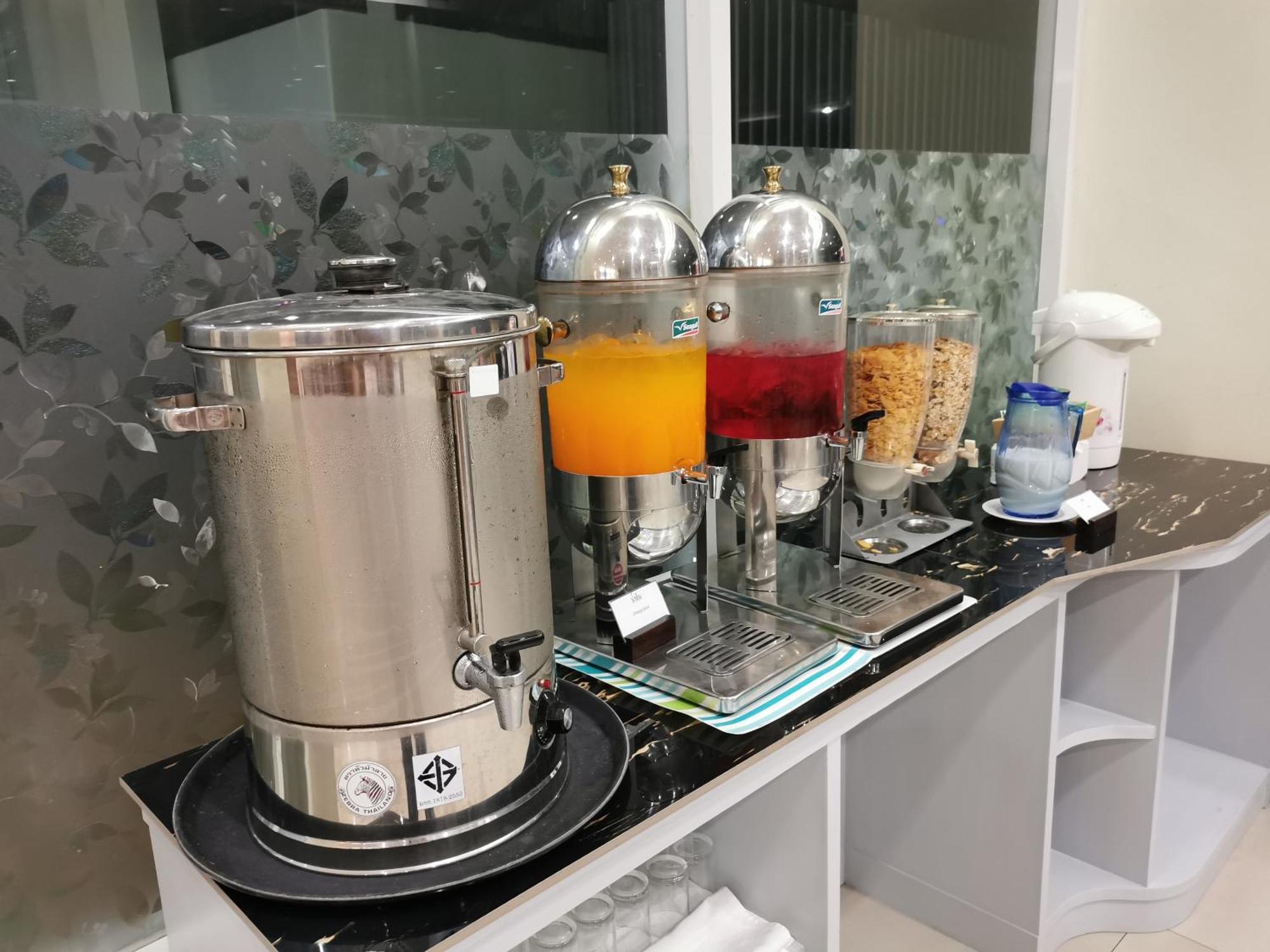 Morakot Twin Chumphon Hotell Exteriör bild