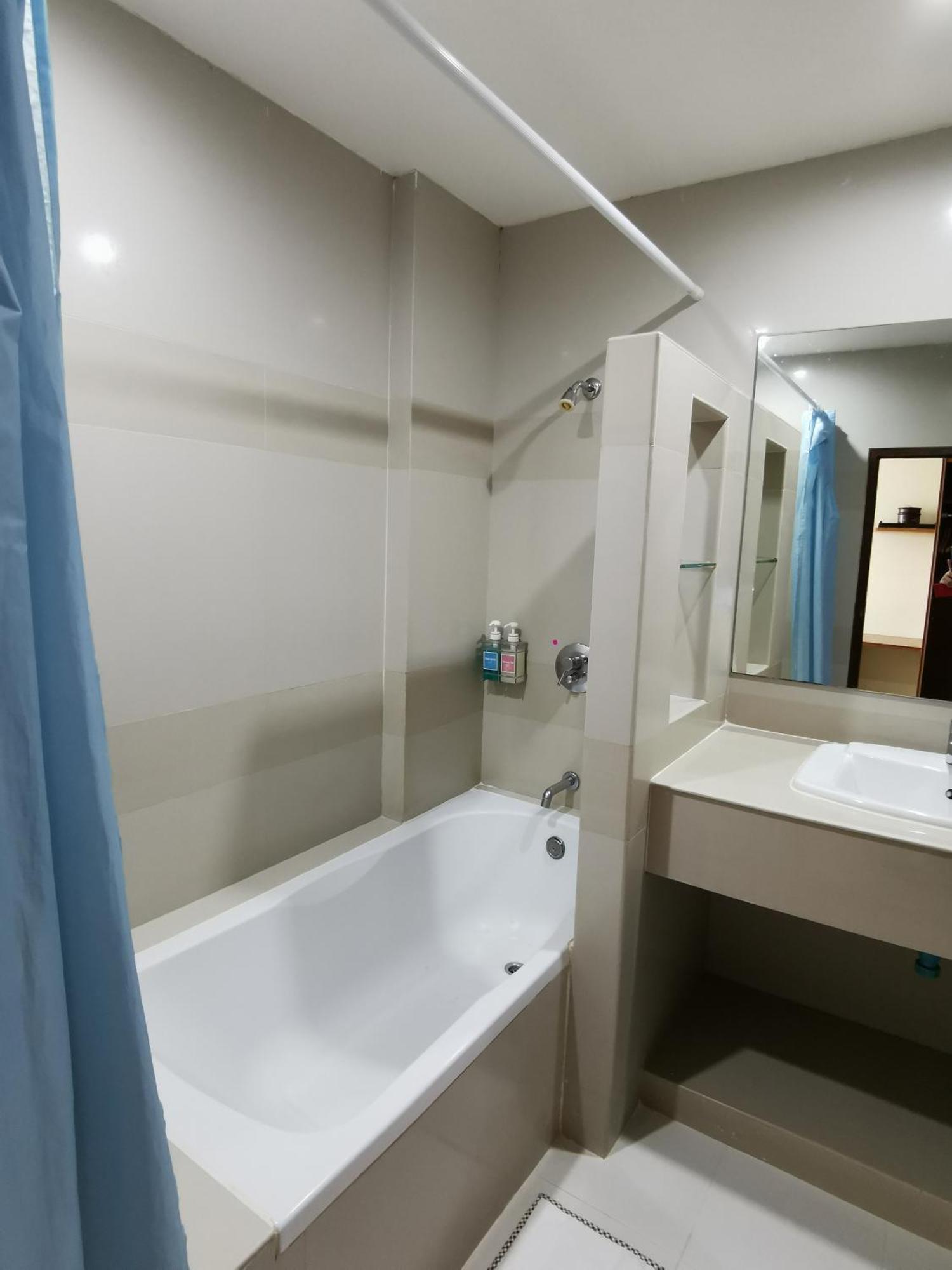 Morakot Twin Chumphon Hotell Exteriör bild