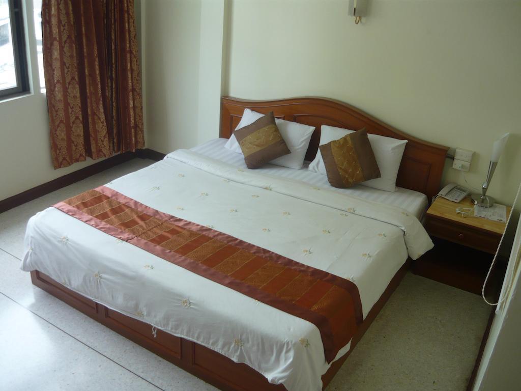 Morakot Twin Chumphon Hotell Rum bild