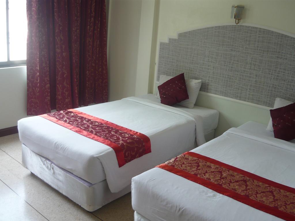 Morakot Twin Chumphon Hotell Rum bild