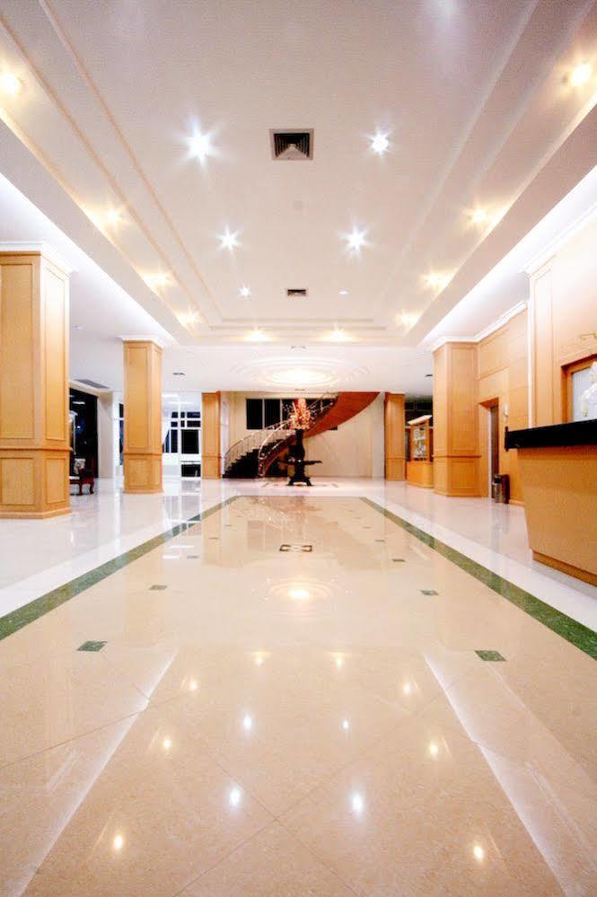 Morakot Twin Chumphon Hotell Exteriör bild