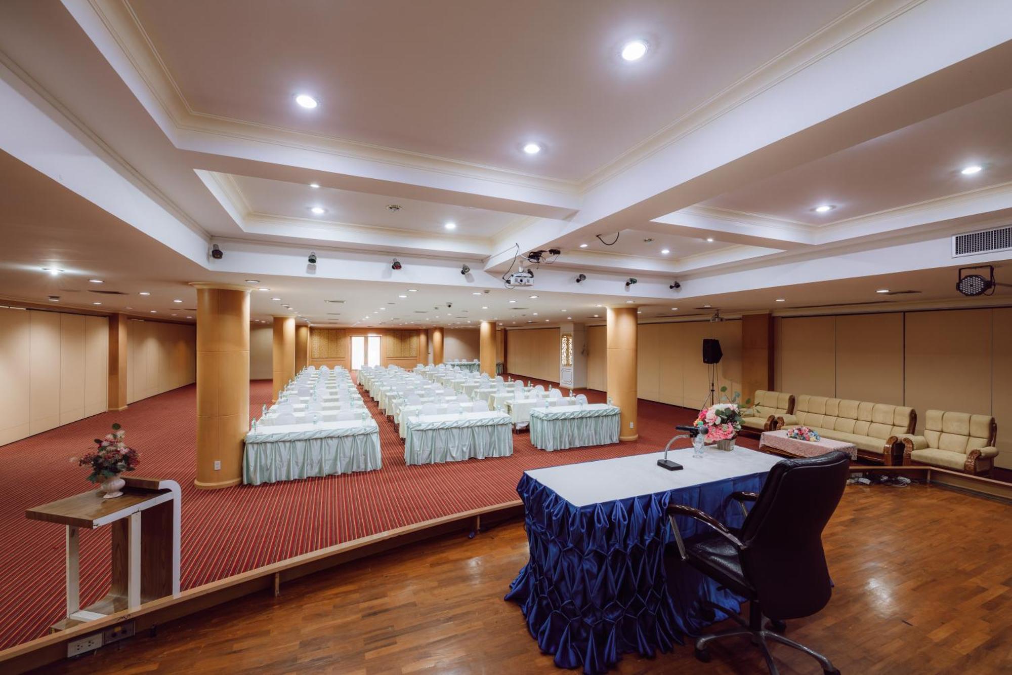 Morakot Twin Chumphon Hotell Exteriör bild
