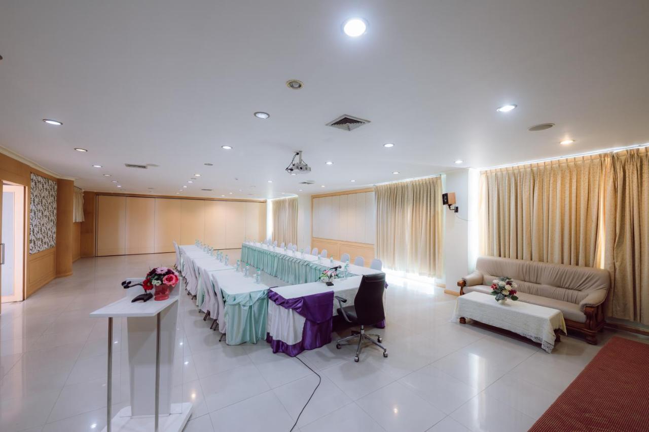 Morakot Twin Chumphon Hotell Exteriör bild