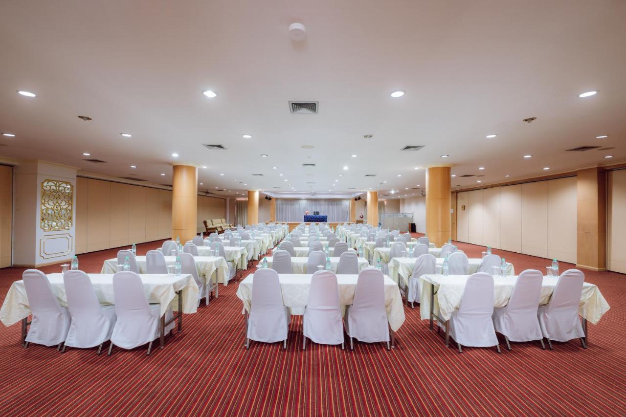 Morakot Twin Chumphon Hotell Exteriör bild